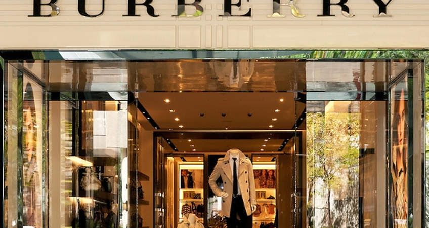 Burberry store sale shop