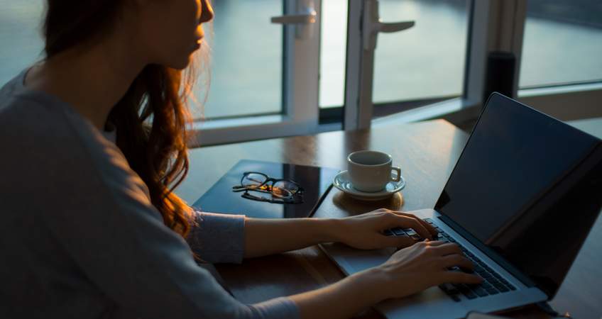 Read More about Do you want to engage with 25 to 34 year olds?? Activate Chat!